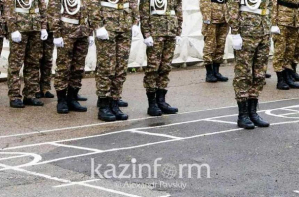 Около 7 тысяч женщин проходит воинскую службу по контракту в Казахстане