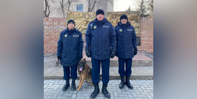 В Актобе военнослужащие Нацгвардии задержали мужчину с наркотиками