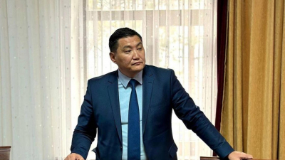 &quot;Нельзя проявлять агрессию&quot;: Кошанов сделал официальное замечание депутату