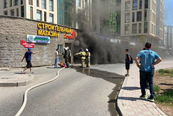 Повышенный ранг вызова: в столичном ЖК загорелось авто в паркинге