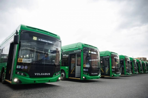 Екатеринбург закупит еще 15 автобусов-гармошек: на какие маршруты их поставят