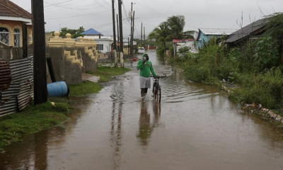 &quot;Укрыться и молиться&quot;: самый мощный ураган 2025 года угрожает миллионам жителей Карибского региона (ВИДЕО)