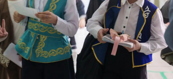 Появится ли в школах и вузах форма в национальном стиле, рассказали в двух ведомствах