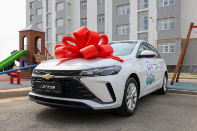 Ветеранам ВОВ в Шымкенте подарили новые авто