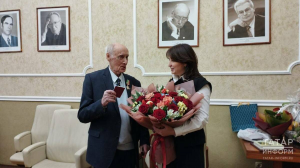 &laquo;Гордится страна&raquo;: 95-летнему ученому вручили медаль Ордена &laquo;За заслуги перед РТ&raquo;