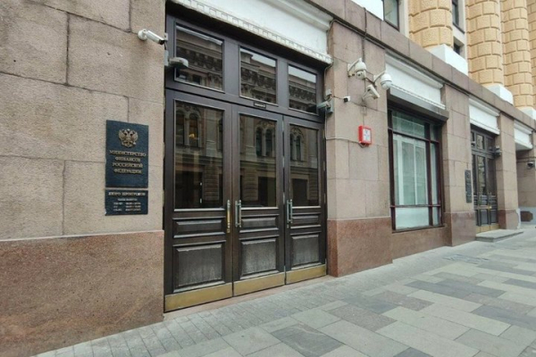 Шохин: покупки валюты Минфином сдержат укрепление рубля