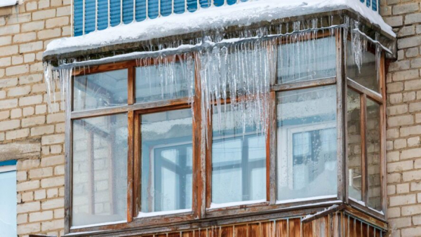 Мужчина выбросил друга с балкона из-за ссоры во время застолья &ndash; подробности 05/02/2026 &ndash; Новости