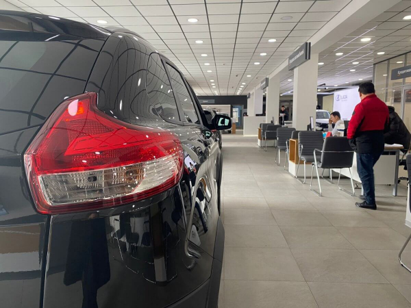 В Литве расследуют ввоз люксовых авто в Россию через Казахстан