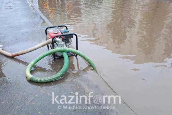 Около 600 тысяч кубометров талой воды откачали в Актюбинской области