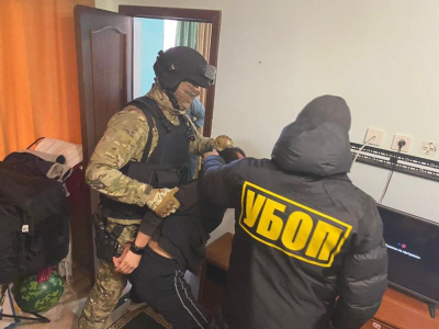 В Атырау вымогатели удерживали иностранца