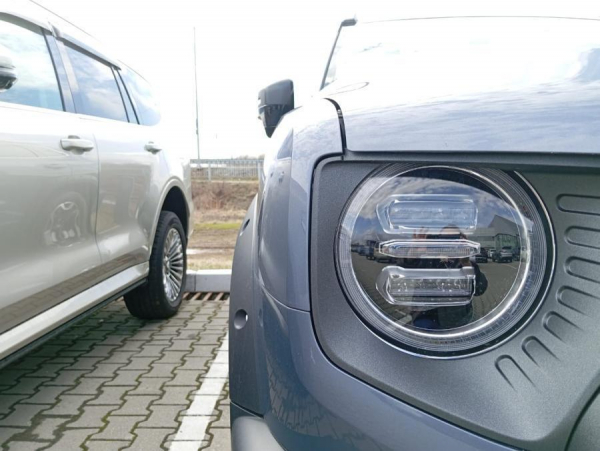 &laquo;Будем ездить на лошадях&raquo;. Автомобили в России стали одними из самых дорогих в мире