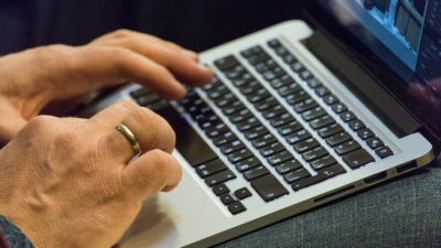 Двухлетняя девочка провалилась в уличный туалет в Мангистау