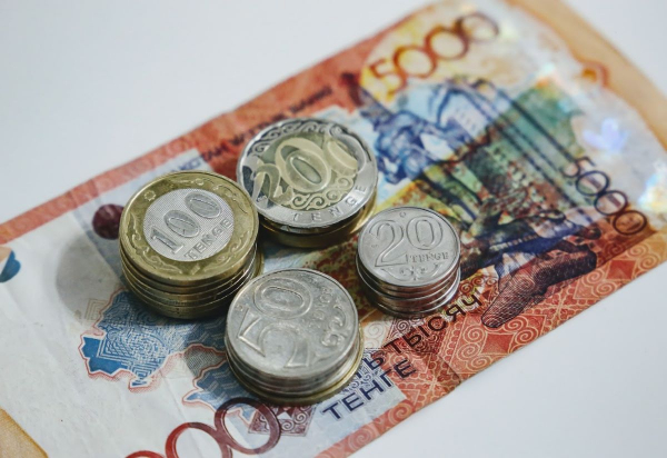 Курс тенге ставит очередные рекорды