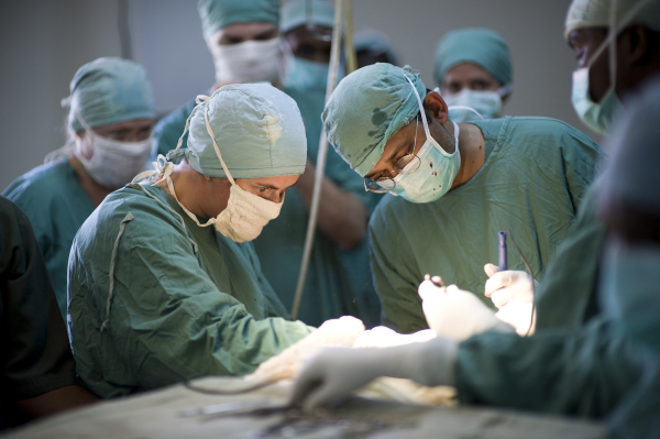 Mash: немецкий блогер Самуэль Домен попал в реанимацию из-за заворота кишок