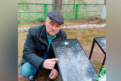 Цветы возложили к памятнику Бауыржану Момышулы в столице