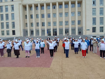 Международный день пожилых людей: пенсионеры Астаны провели флешмоб здоровья