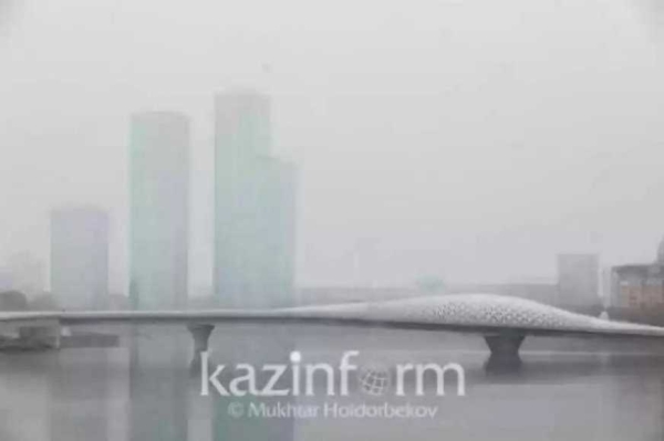 Штормовое предупреждение объявлено в Астане и пяти областях Казахстана