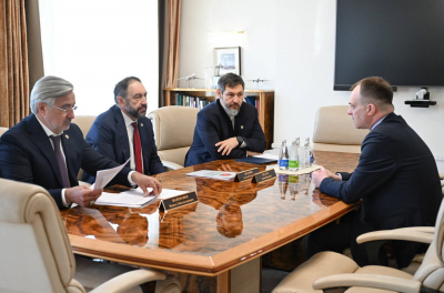 Еще более 200 крыш домов в Казани очищены от снега и наледи