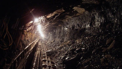 Токаев вручил орден сотруднику АО &quot;АрселорМиттал Темиртау&quot;