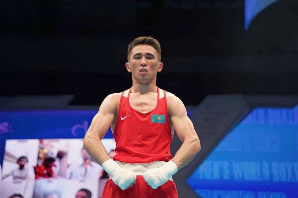 Махмуд Сабырхан нокаутом выиграл бой на ЧА по боксу