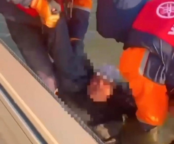 На реке Урал в Атырау спасли мужчину — его уносило течением