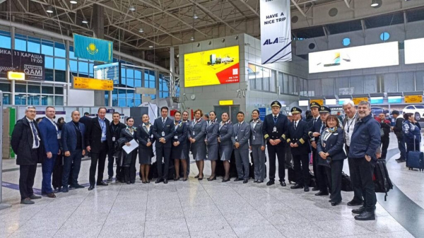 Экипаж Air Astana наградили за самоотверженность при эвакуации казахстанцев из Израиля