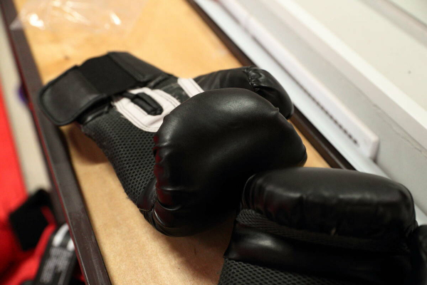 Путин после награждения боксера Шумкова вспомнил о поступке Тайсона, откусившего ухо сопернику