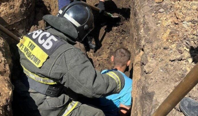 Упавшего в траншею мужчину засыпало грунтом в Костанае