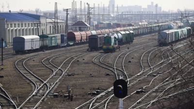 КТЖ сдавала в аренду пути, чтобы не платить за простой вагонов. Смаилов говорил, что компании грозит дефолт  