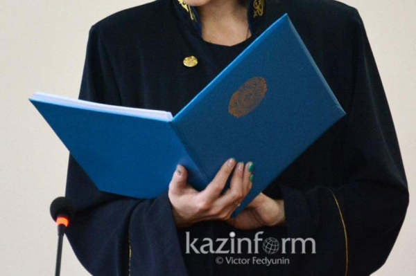В Астане многодетного отца лишили родительских прав из-за жестокости