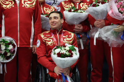 Александр Карелин встретился с юными борцами в штаб-квартире Национального Олимпийского комитета РК