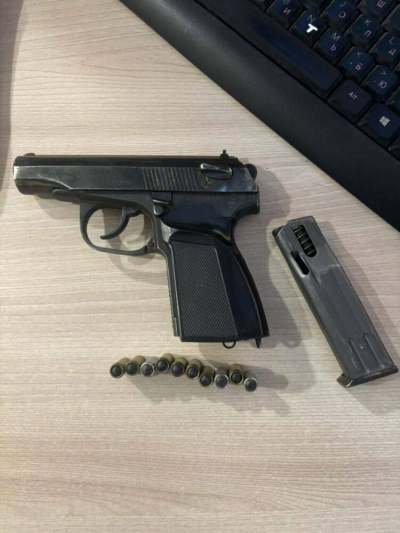 В Набережных Челнах напали с пистолетов в подъезде