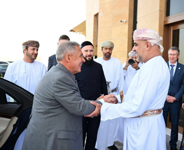Минниханов поделился опытом благоустройства с министром строительства Омана