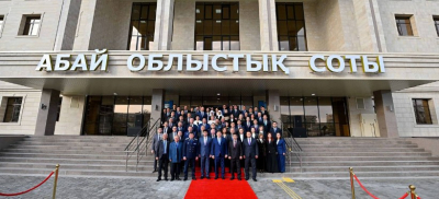 Стать частью уездного городка, потанцевать на балу и погостить у Степанова смогли семейчане на &quot;Ночи в музее&quot;