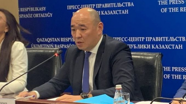 Шарлапаев об "АрселорМиттал": Никто у иностранного инвестора ничего отбирать не будет