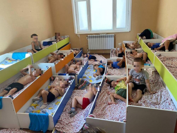 Дети спят на полу: в детском саду Актау прокомментировали резонансные фото