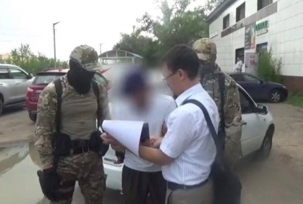 Подозреваемых в вымогательстве задержали в Павлодарской области