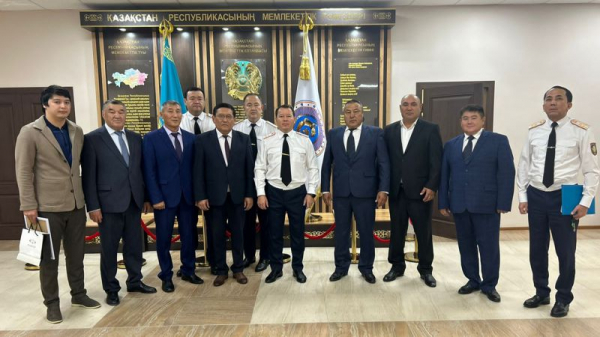 Более 130 полицейских в Алматинской области наградили медалями и грамотами