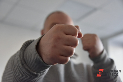 В Серове мужчина избил 21-летнего панка, тот не стал писать заявление
