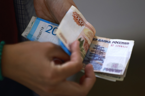 Свыше половины казанцев заявили, что их друзья хвастаются своими доходами