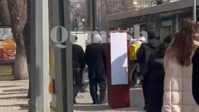 Потасовка водителей троллейбусов попала на видео в Алматы