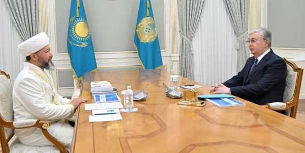 Глава государства принял Верховного муфтия Наурызбая кажы Таганулы