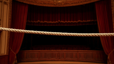 Девочка попала в реанимацию, пострадав при выполнении опасного трюка в театре без страховки 19/02/2026 &ndash; Новости