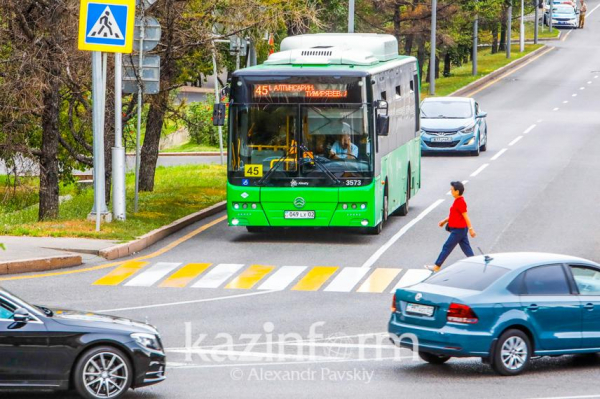 Сто новых автобусов запустят в Алматы до начала учебного года