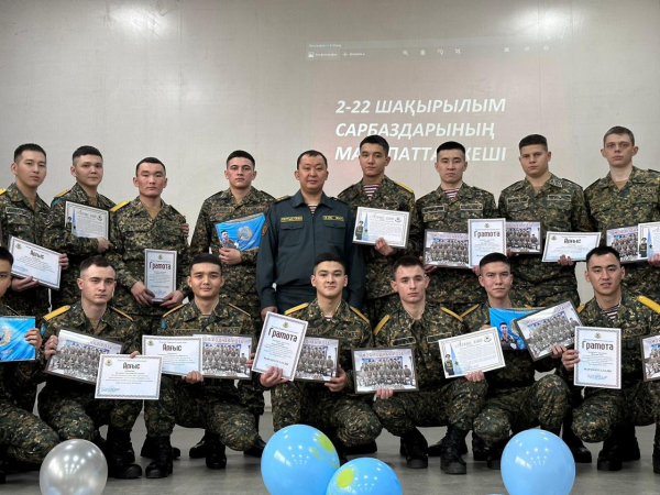 Первая ступень взрослой жизни: В Астане чествовали увольняемых в запас гвардейцев