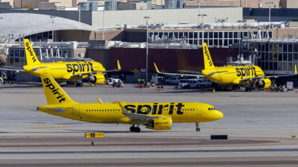 Акции лоукостера Spirit рухнули на 60% после сообщения о возможном банкротстве