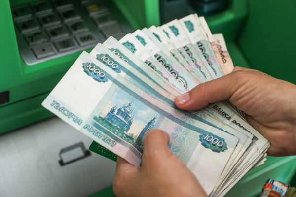 Эксперт объяснил, как мартовские выходные повлияют на зарплату россиян