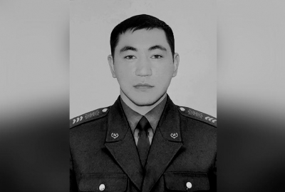 Сотрудник ДЧС погиб при тушении пожара на склоне горы в Алматы
