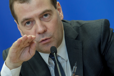 Медведев рассказал о&nbsp;борьбе с&nbsp;&laquo;поборами за&nbsp;любую справку&raquo;: &laquo;Услуги были милостью со&nbsp;стороны государства&raquo;