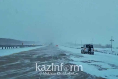 Штормовое предупреждение объявлено в пяти регионах Казахстана